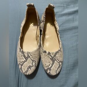 Vince Camuto Etheda Beige Snake-Print Ballet Flats size 6.5 M 37